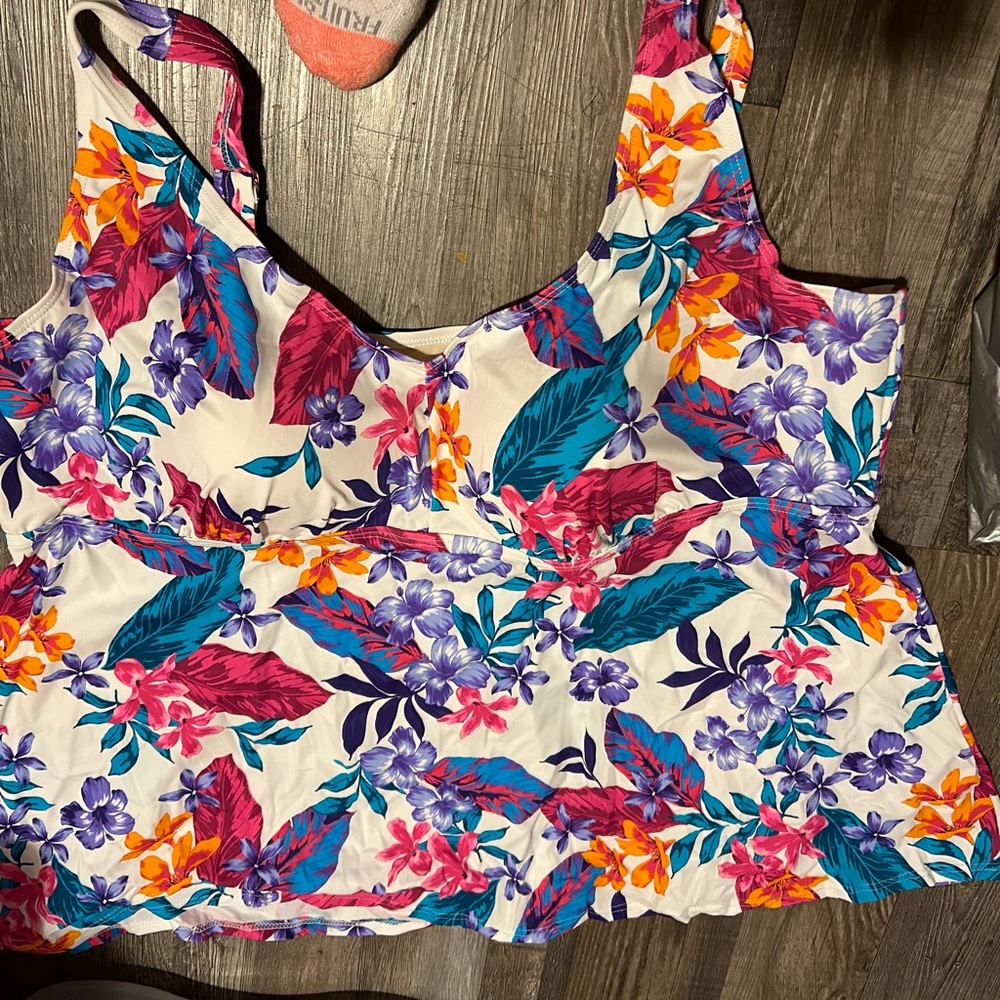 34W swimsuit top